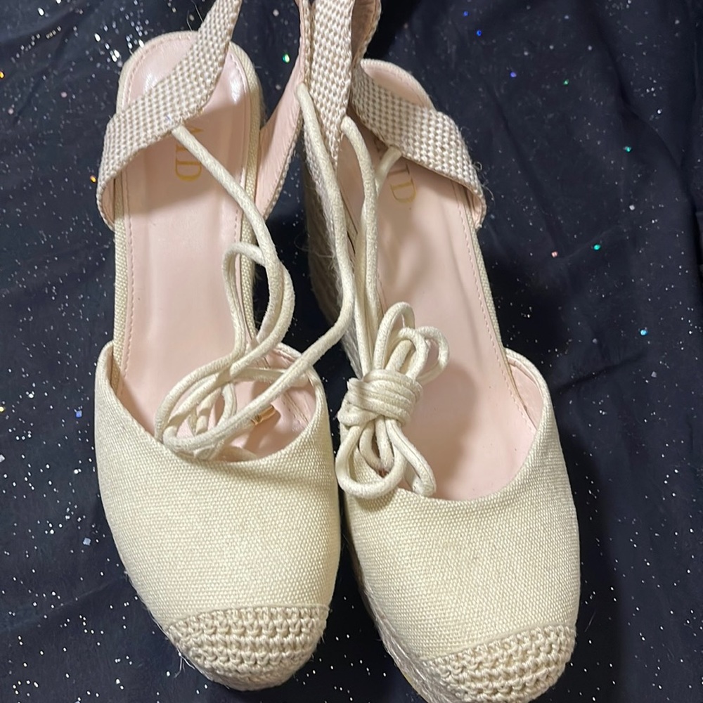 Closed toes espadrille tie up wedges